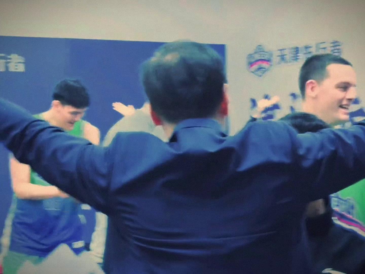jiuyou-包含转折点!武汉三镇更衣室发声,CBA季后赛窗口期攻防权衡,态度坚定,更衣室氛围转暖的词条